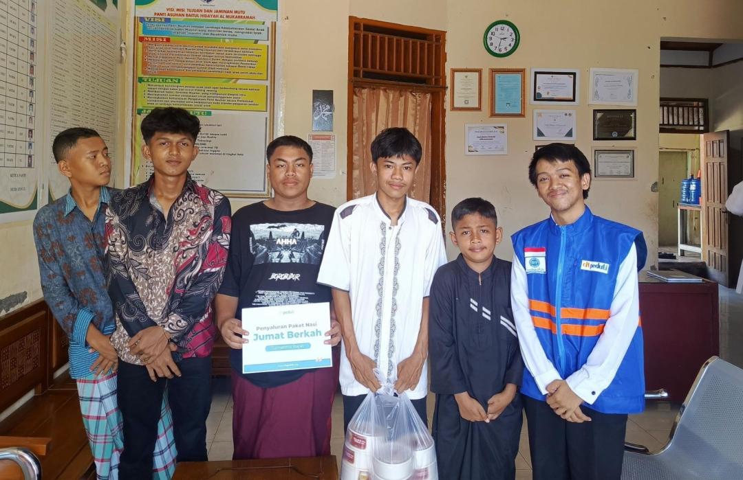 Jumat Berkah, DT Peduli Sumbar Hadirkan Kebahagiaan di Panti Asuhan Baitul Hidayah Al Mukarramah Padang 