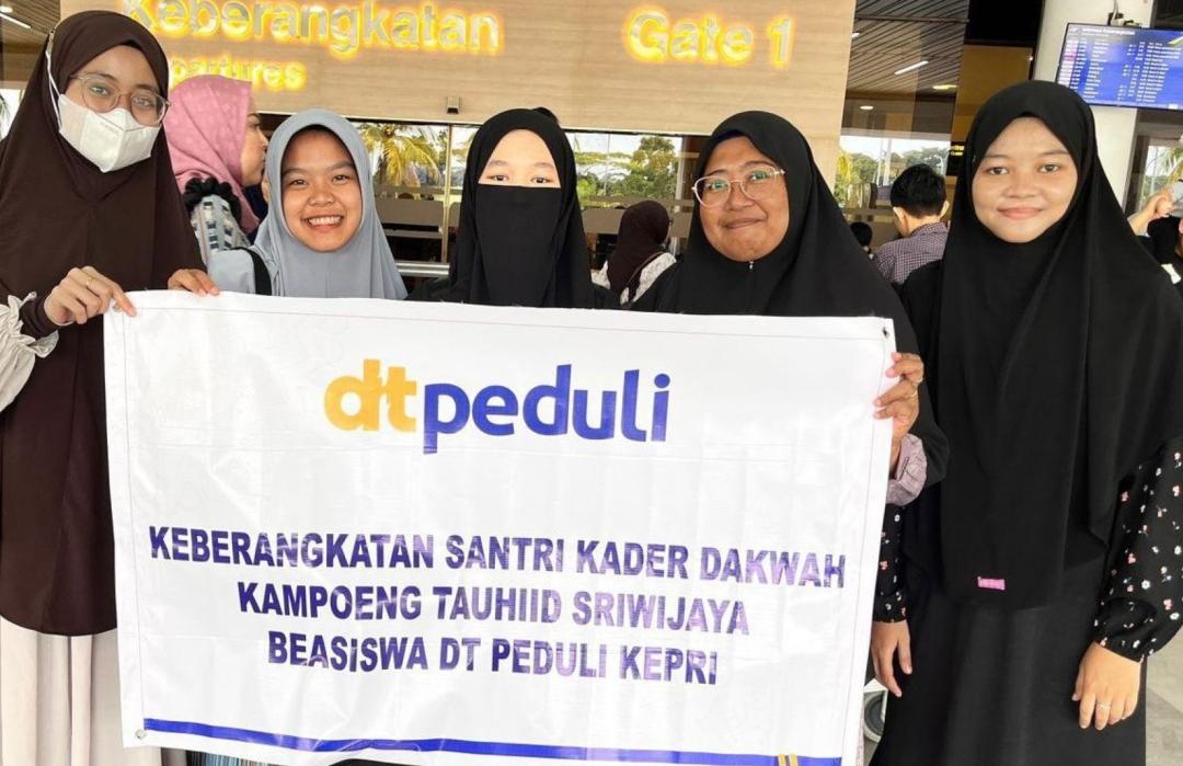 Dukung Pendidikan Kader Dakwah Muda, DT Peduli Kepri Berangkatkan Dua Santri Terbaik ke Kampung Tauhiid Sriwijaya 