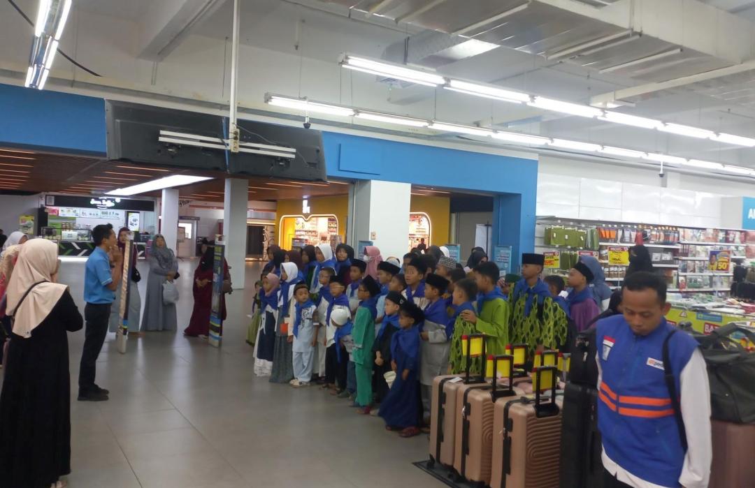 Senyum 70 Anak Yatim Terpancar di Hypermart Batam: DT Peduli, PT Sumitomo, dan PT OSI Gelar “Belanja Bahagia” di Bulan Muharram 