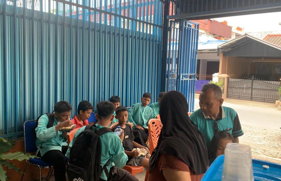 DT Peduli Sumbar Gelar Jumat Berkah Perdana dengan Konsep Prasmanan 
