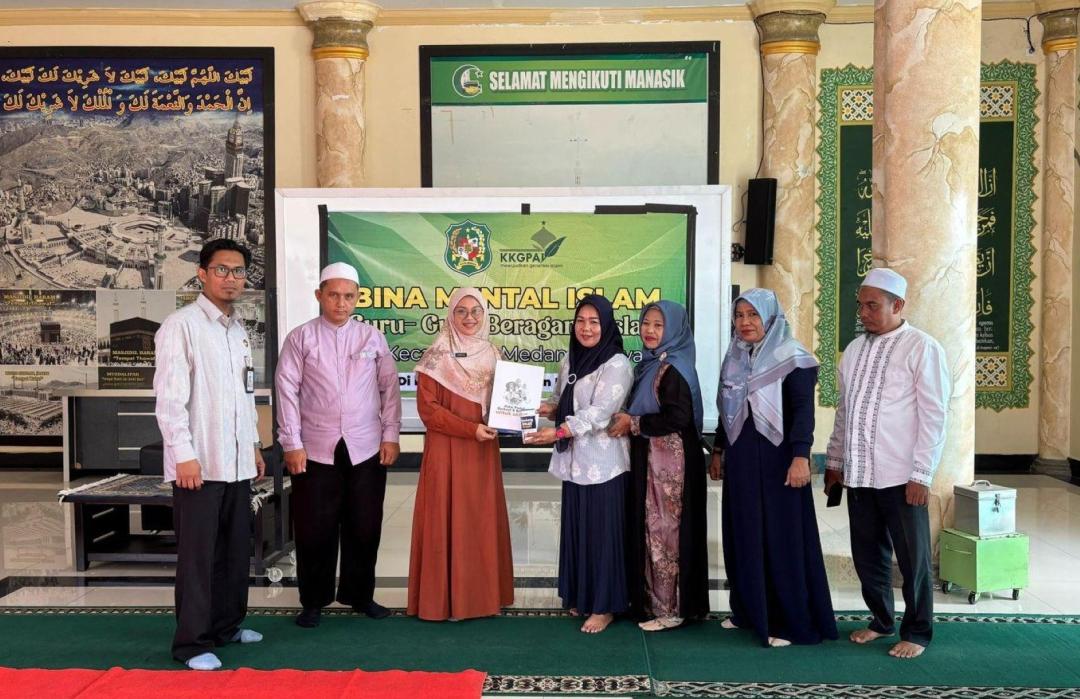 Perkuat Sinergi Dakwah, DT Peduli Sumut Serahkan Kencleng Peduli Umat di Kegiatan Bina Mental K3S dan KKGPAI Belawan 