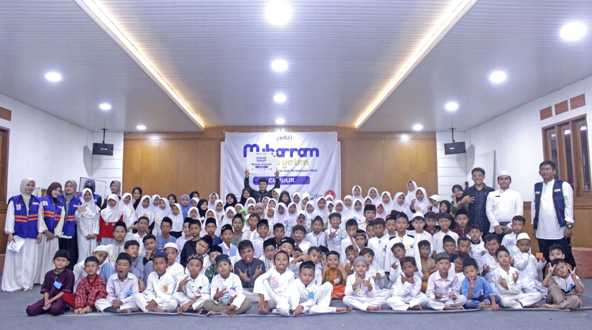 Semarak Muharram Peduli Yatim, DT Peduli Cianjur Gelar Belanja Bahagia untuk 150 Anak Yatim dan Dhuafa 