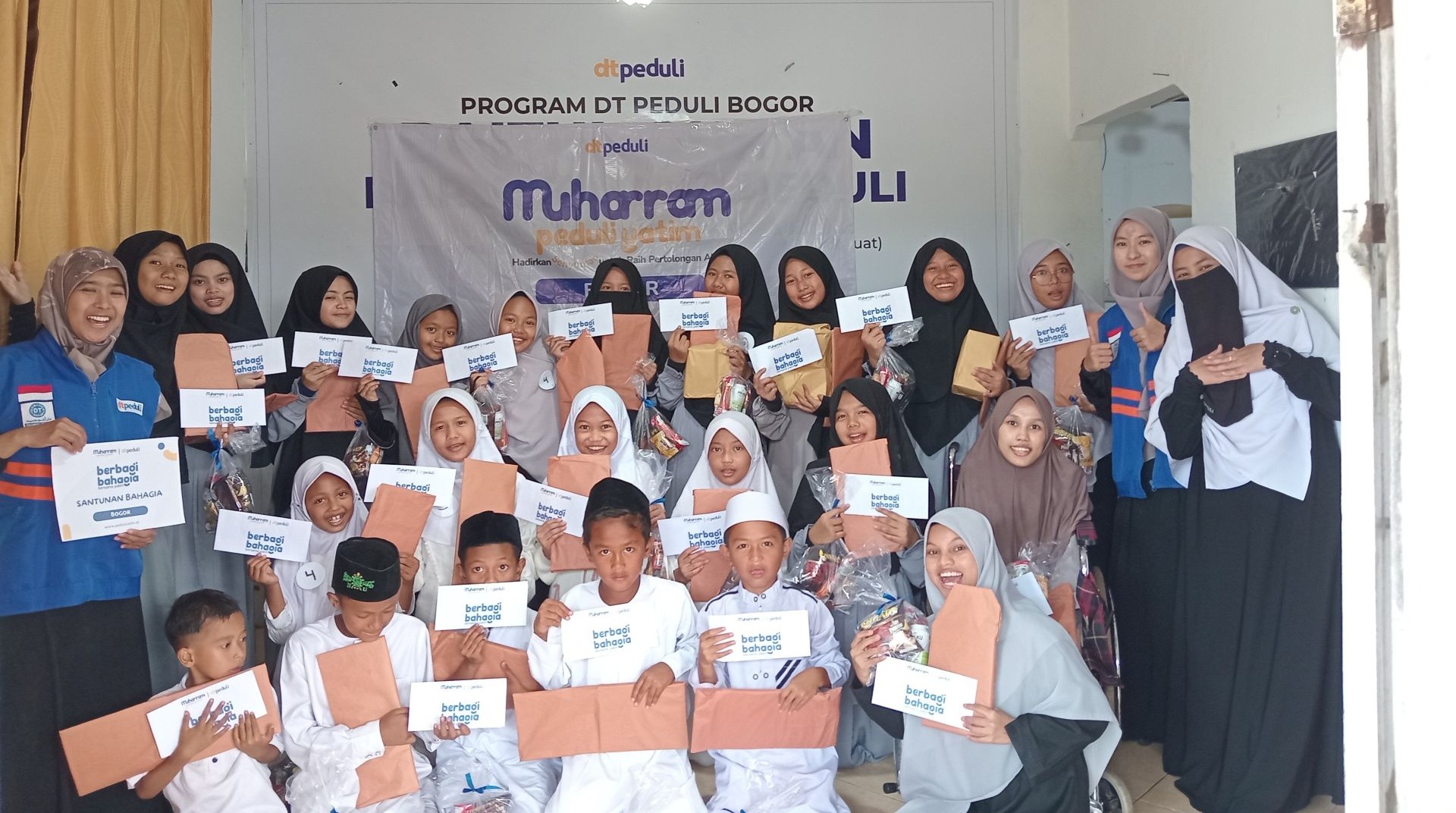 Muharram Peduli Yatim dan Jumat Berkah, Santri RTQ DT Peduli Bogor Berikan Kebahagiaan untuk 30 Anak Yatim 