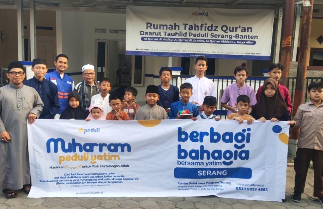 Penuh Kebahagiaan, DT Peduli Salurkan Santunan untuk 23 Anak Yatim di Serang