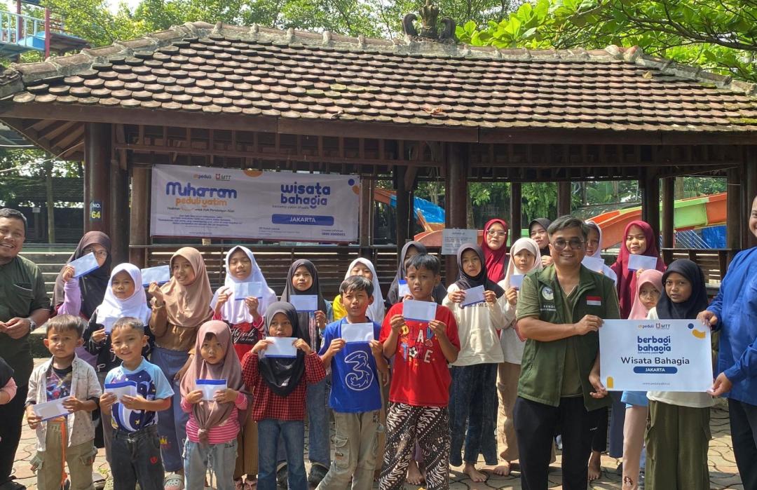 DT Peduli dan MTT Telkomsel Ajak Anak Yatim dan Dhuafa Nikmati Wisata Bahagia di Water Park 