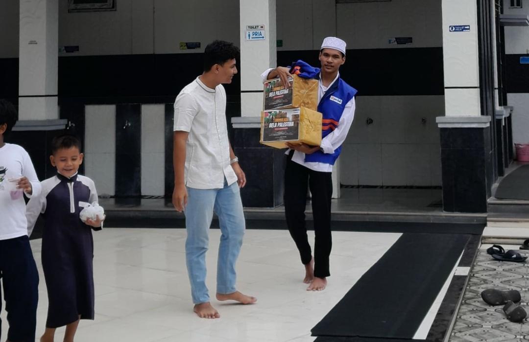 DT Peduli Aceh Himpun Donasi untuk Anak Yatim Palestina, Masjid Al-Hidayah Peurada Ikut Berpartisipasi 