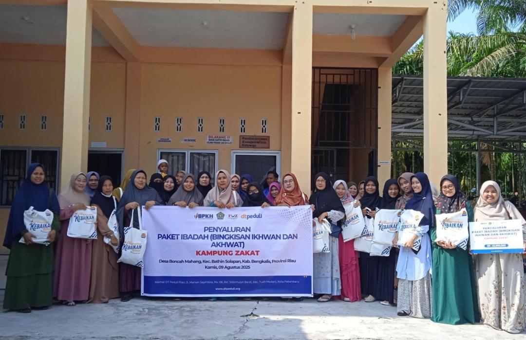 DT Peduli dan BPKH Salurkan Paket Ibadah di Kampung Zakat Desa Boncah Mahang 