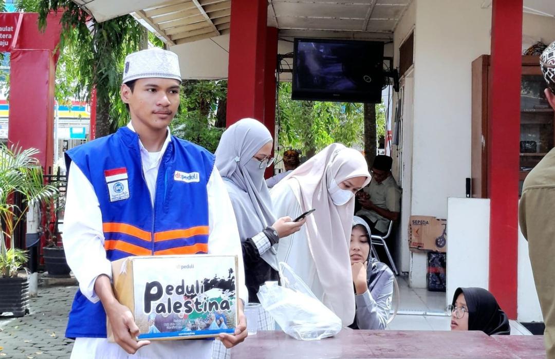 Jemaah Masjid Nurul Huda Salurkan Donasi untuk Palestina 