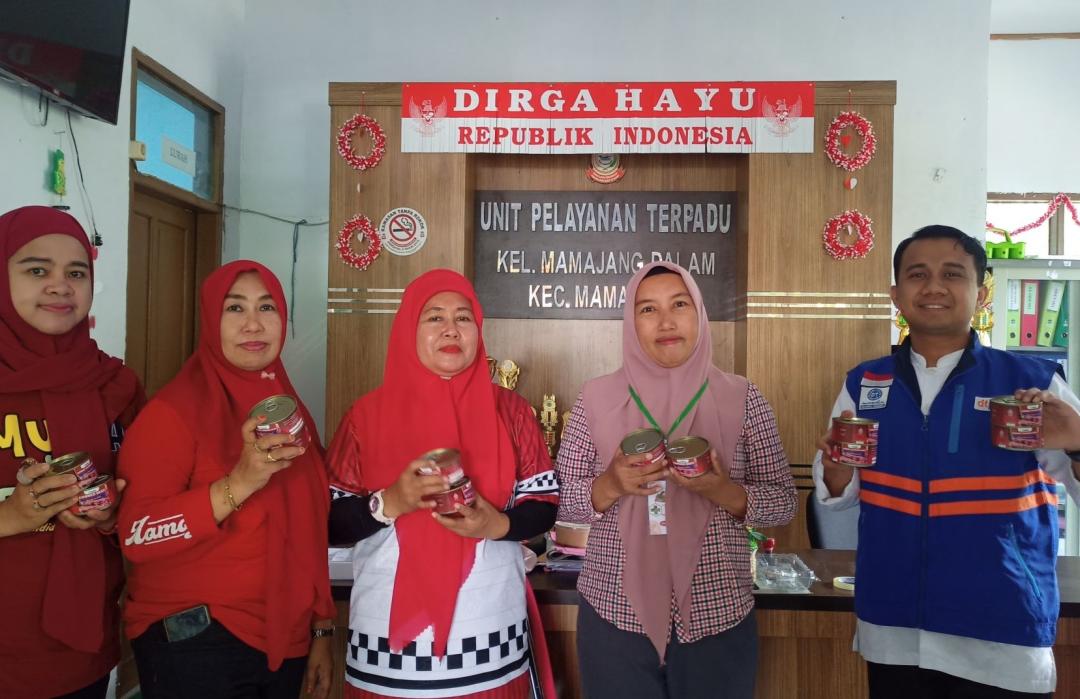 Cegah Stunting, DT Peduli Sulsel Bagikan Daging Kornet untuk PMT di Mamajang Dalam 