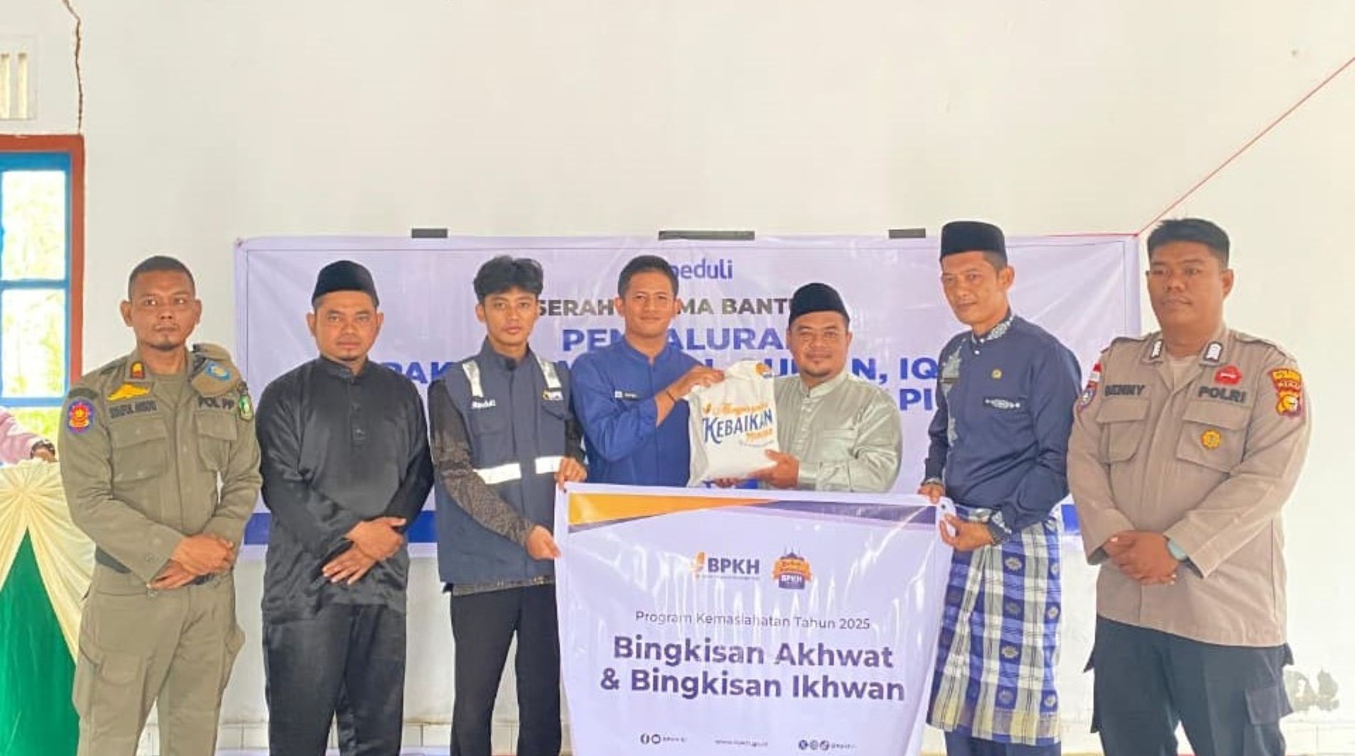 DT Peduli dan BPKH Salurkan Paket Ibadah di Kepulauan Meranti 