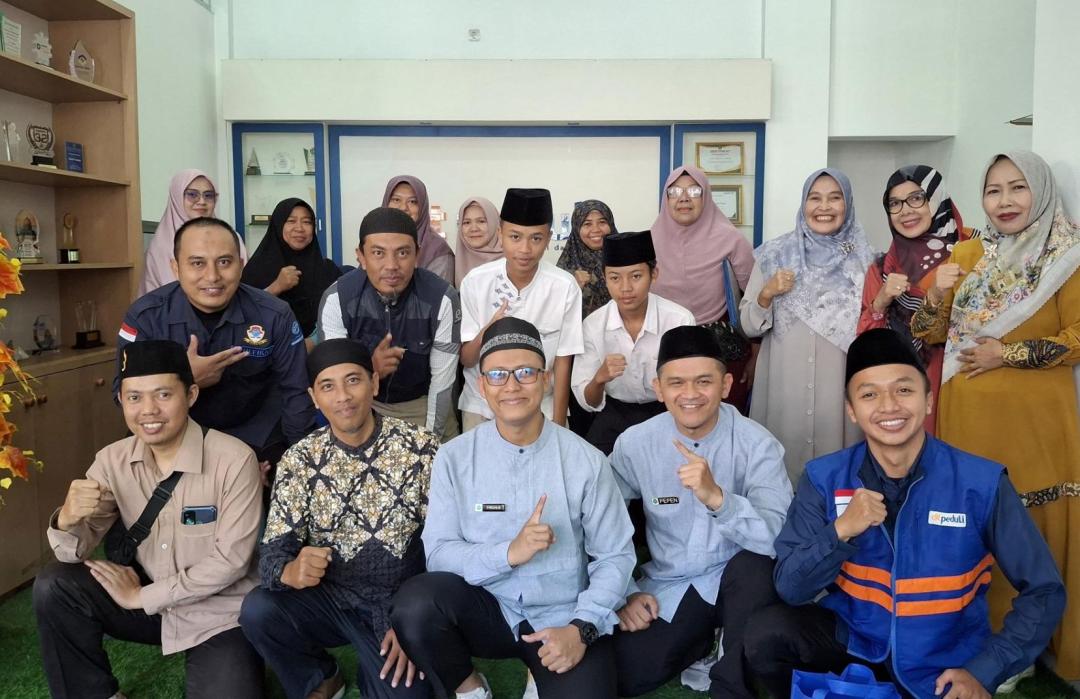 DT Peduli Tanda Tangani MoU dengan Penerima Beasiswa Pelajar dan Guru Ngaji 