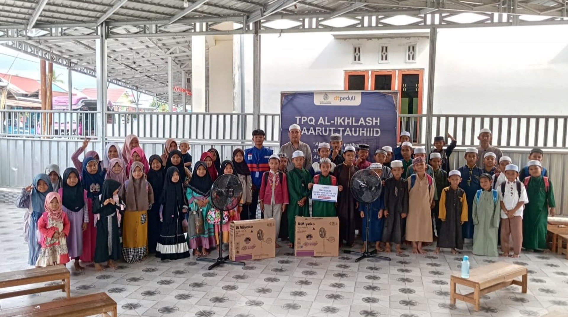 DT Peduli Kalsel Salurkan Dua Unit Kipas Angin untuk TPQ Al-Ikhlash Daarut Tauhiid Batola 