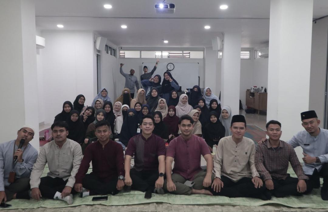 Siap Khidmat! 101 Penerima Beasiswa Unggul DT Peduli Ikuti Upgrading Khusus 