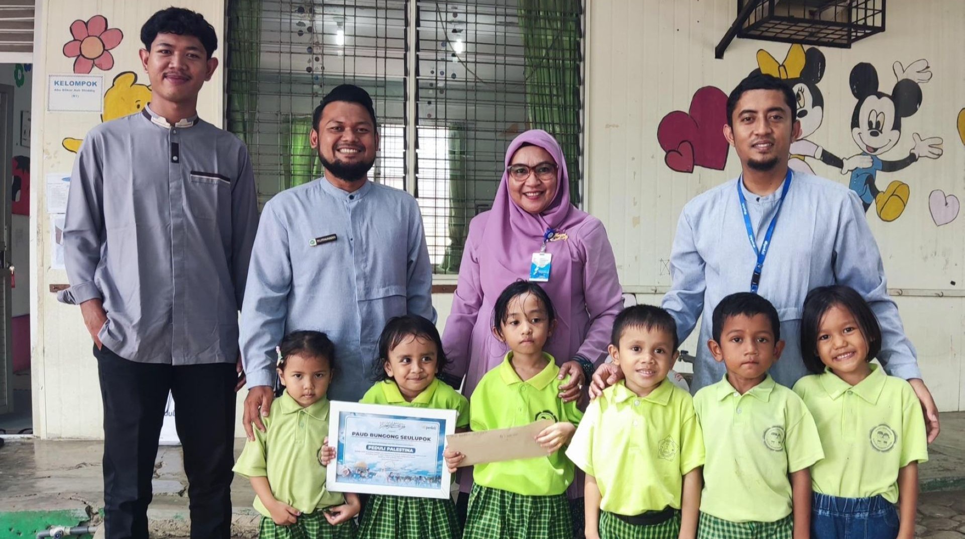 Peduli Palestina Bersama DT Peduli, PAUD Bungong Seuleupoek Gelar Aksi Donasi saat Peringati HUT RI ke-80 