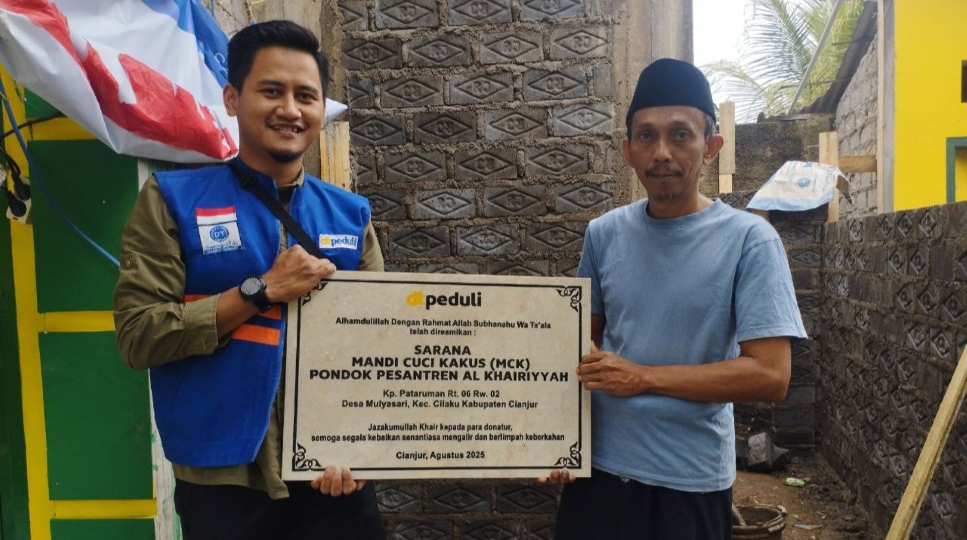 DT Peduli Cianjur Salurkan Bantuan untuk Pembangunan MCK Ponpes Al-Khoiriyyah Cianjur 