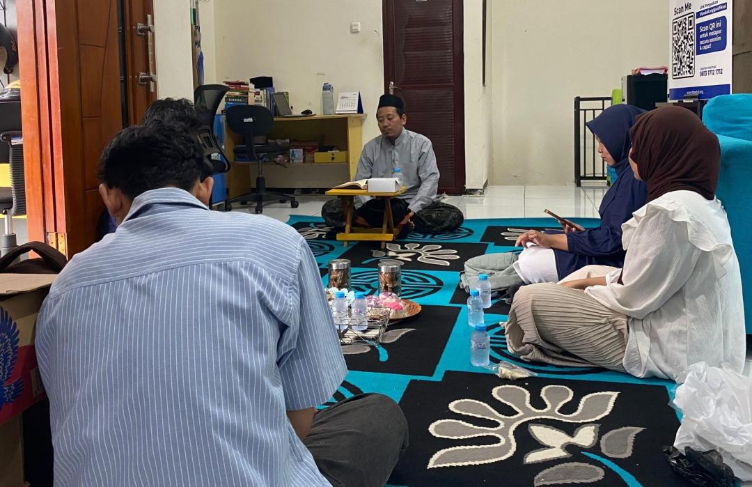 Tingkatkan Pemahaman Zakat Mahasiswa Beasiswa, DT Peduli Malang Gelar Bedah Kitab Fiqih 