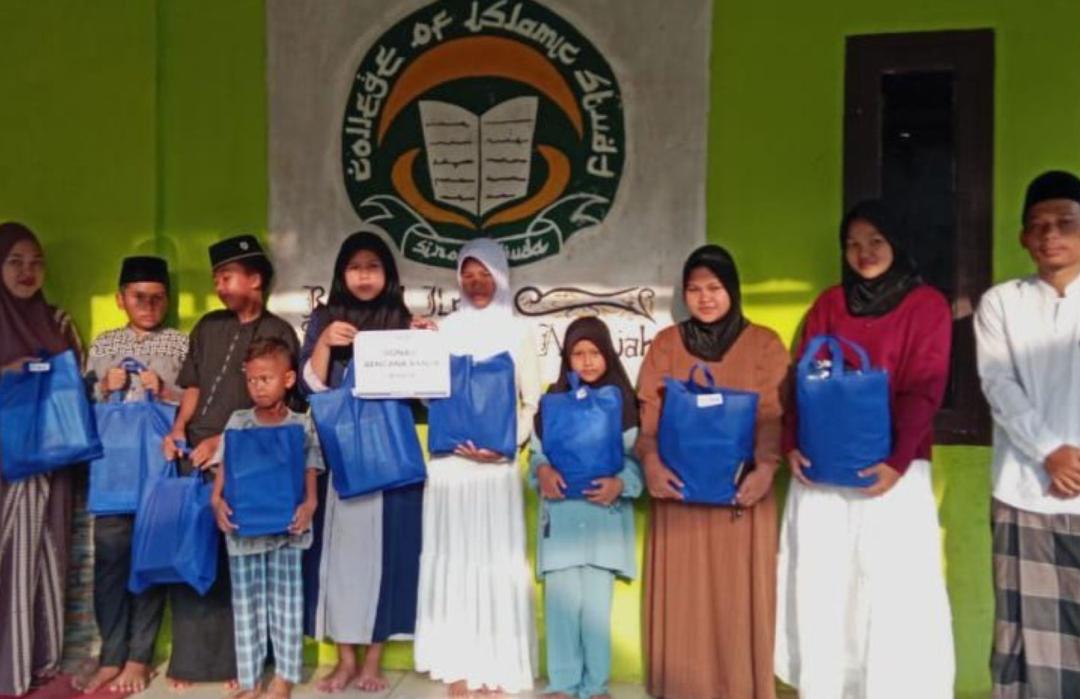 Bantuan DT Peduli Kembalikan Senyum Anak-Anak Korban Banjir Cimulang 