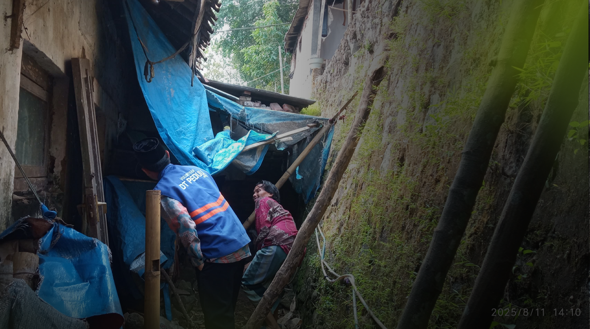 Terancam Ambruk! Lansia di Kuningan Rindukan Hunian Layak di Masa Tuanya