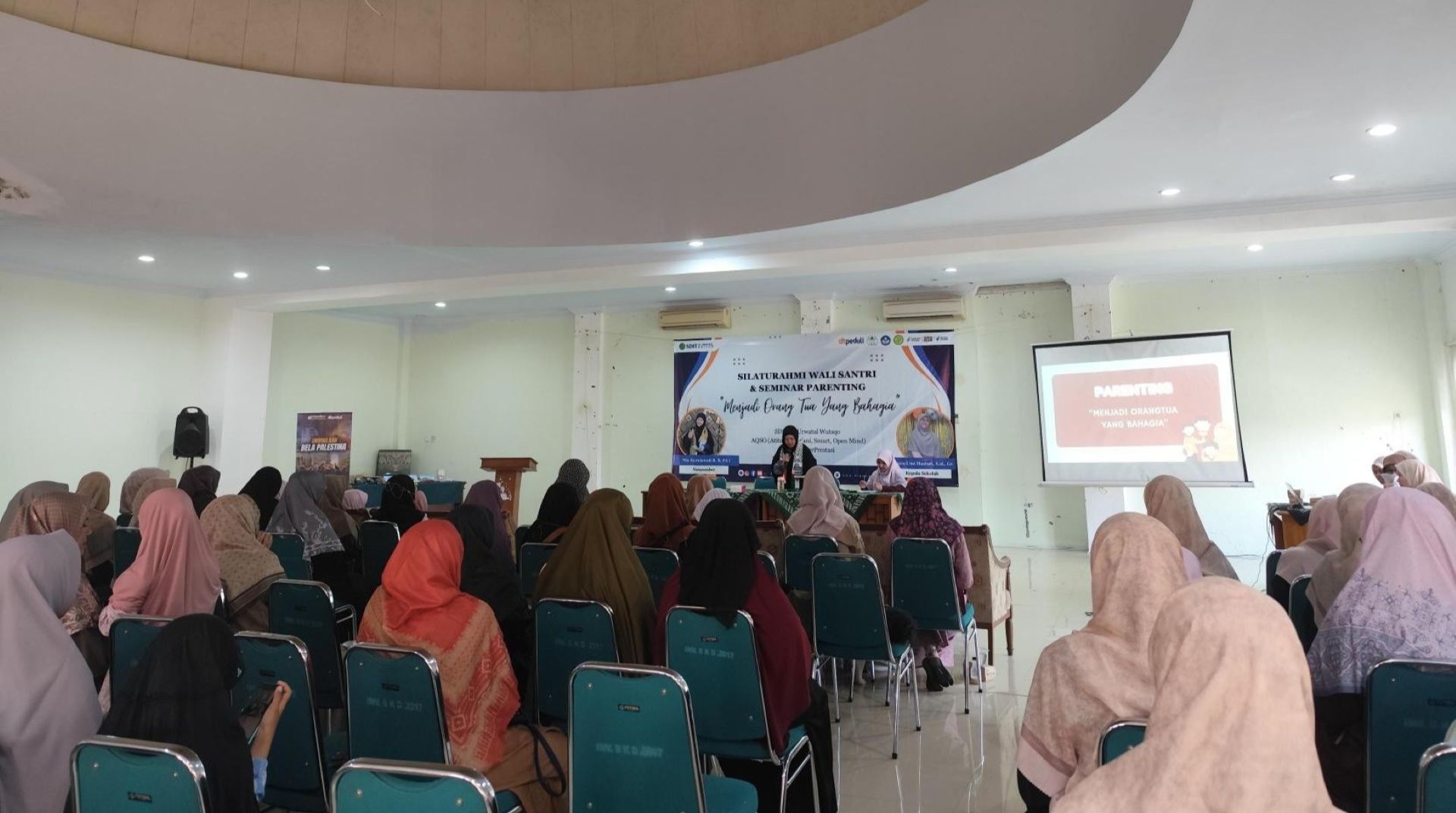 SDIT Al-Urwatul Wutsqo Gelar Kajian Parenting dan Donasi Peduli Palestina 