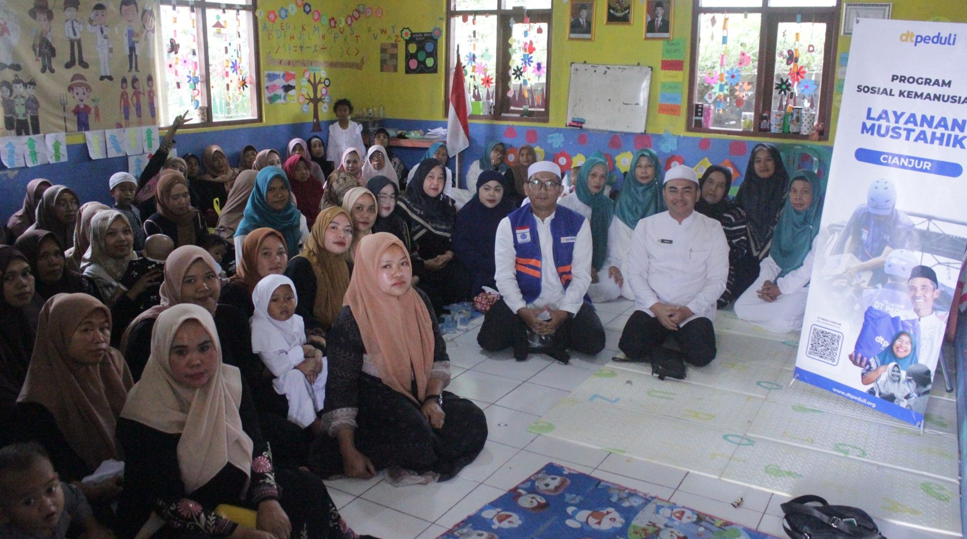 DT Peduli Cianjur Salurkan Fidyah untuk Warga Sekitar PAUD Giri Agung 