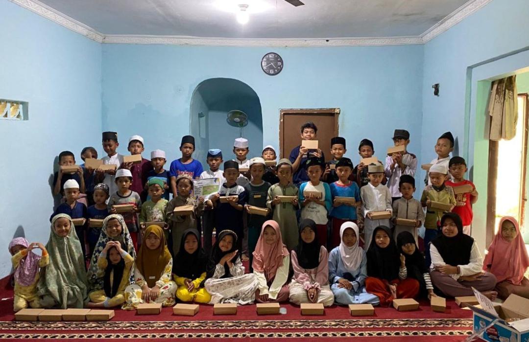 Jumat Berkah, DT Peduli Salurkan Ratusan Paket Nasi di Enam Titik Bogor 