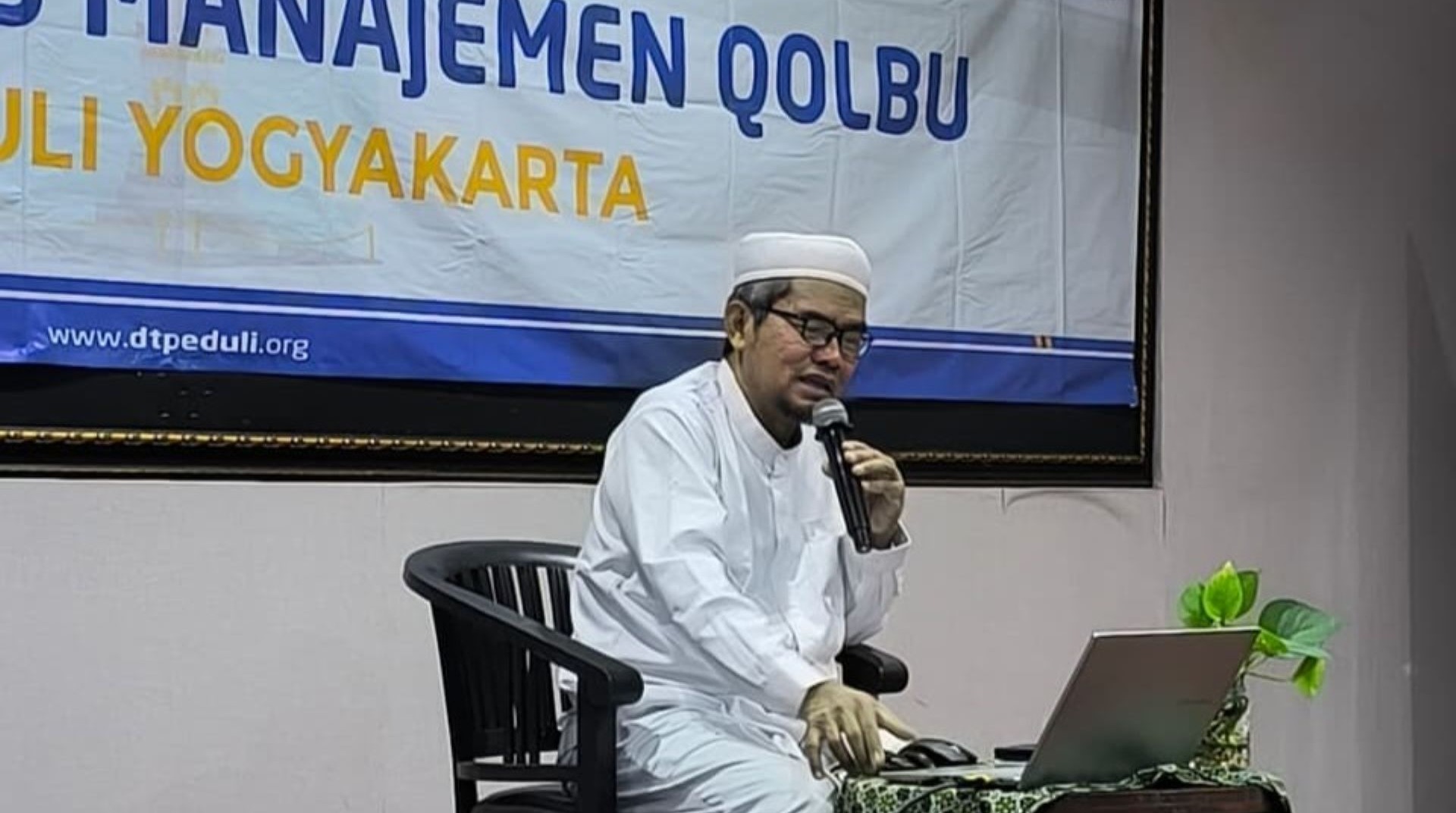 Teladani Rasulullah, Kajian MMQ Jakal Ajak Jemaah Menumbuhkan Cinta kepada Allah 