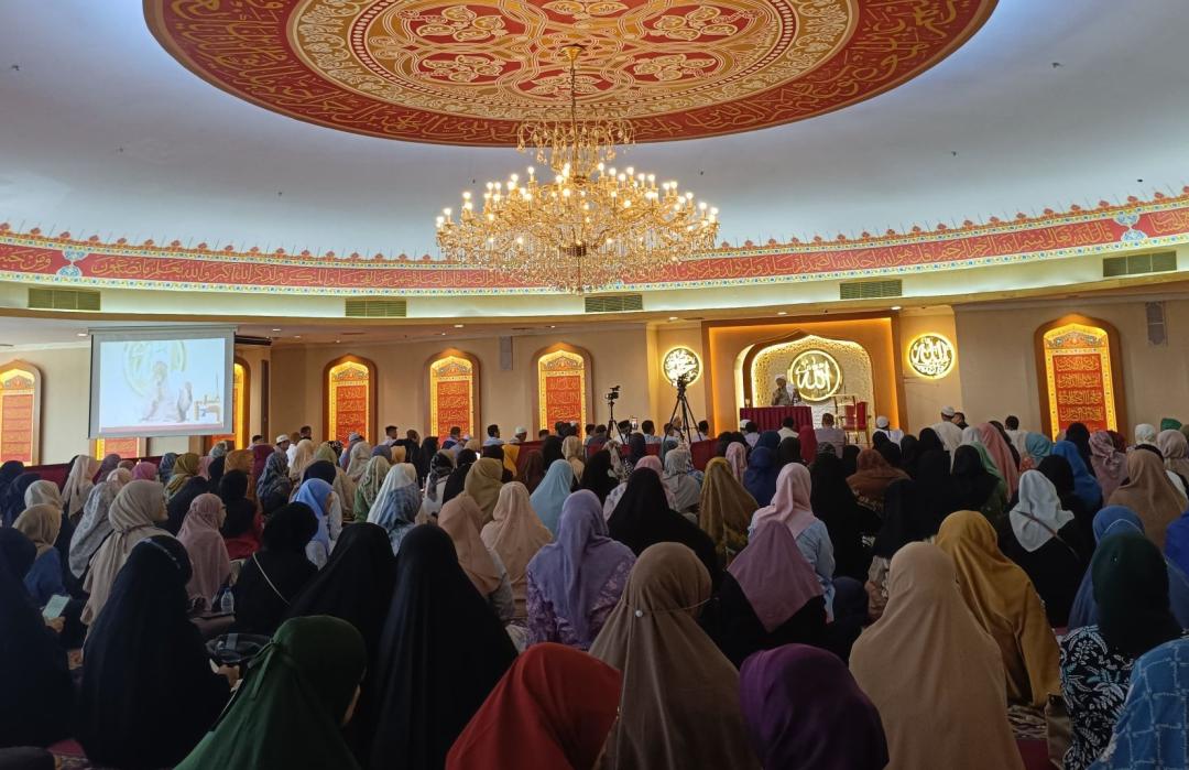 Hadiri Kajian Al-Hikam, Ratusan Jemaah DT Peduli Jakarta Belajar Kelola Emosi bersama Aa Gym 