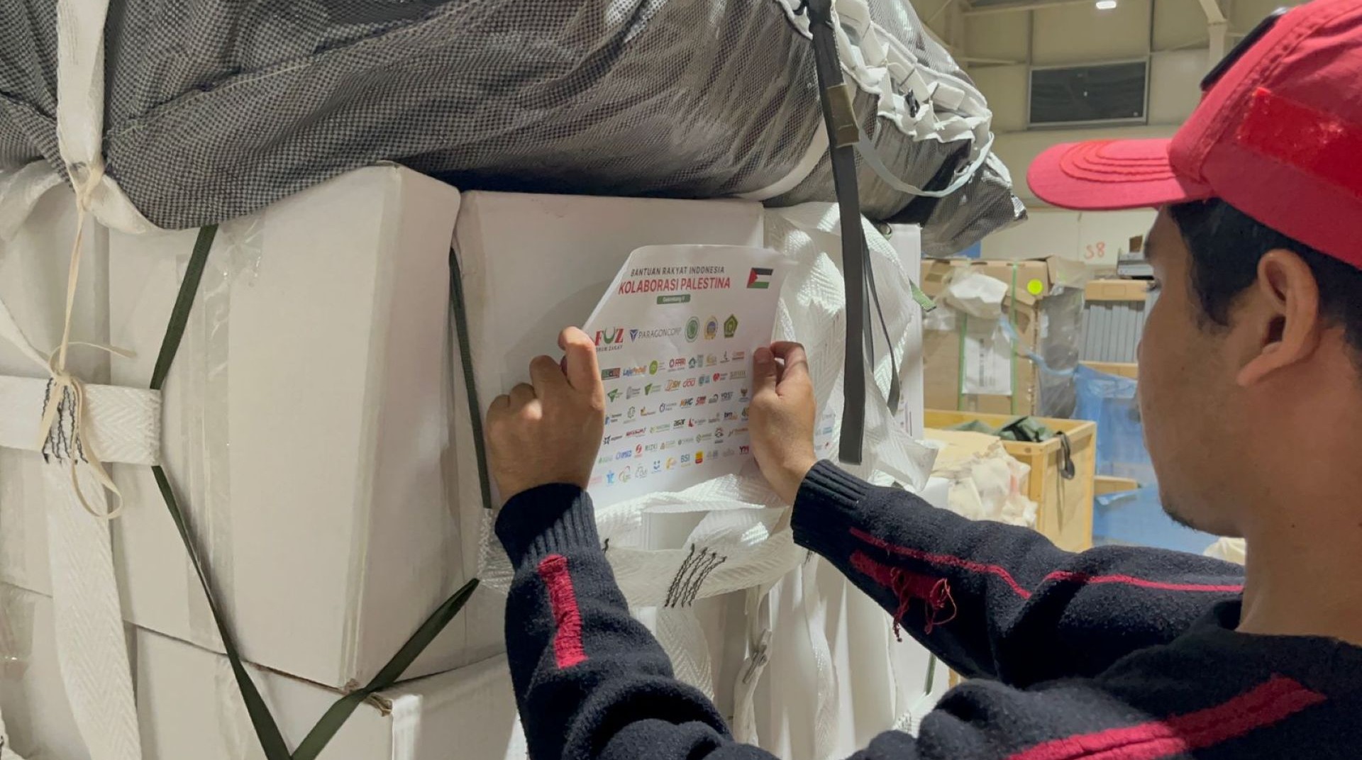 Dapat Dukungan Internasional, Indonesia Terjunkan 30,7 Ton Bantuan Air-Drop ke Gaza 