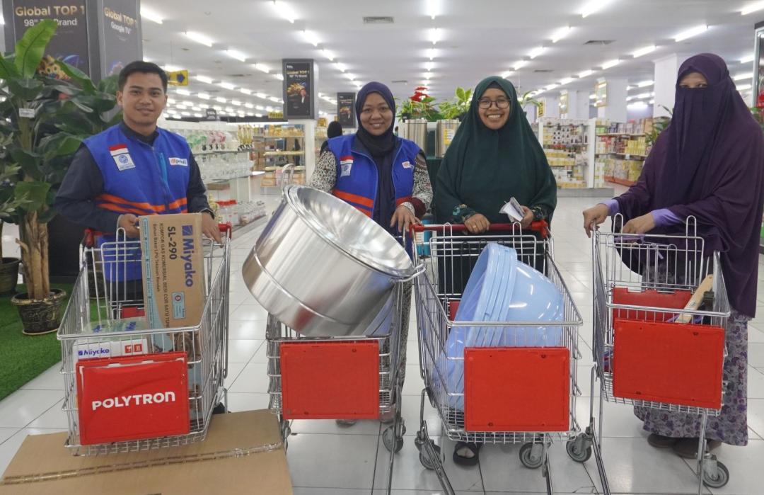 Dorong Kemandirian Ekonomi, DT Peduli Salurkan Bantuan Peralatan Usaha untuk KUBE di Makassar 