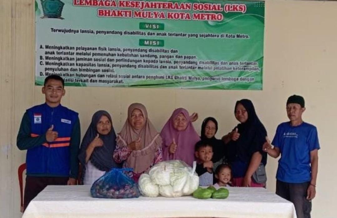 Penuhi Kebutuhan Pangan Santri dan Warga, DT Peduli Salurkan Bantuan Sayuran di Metro 