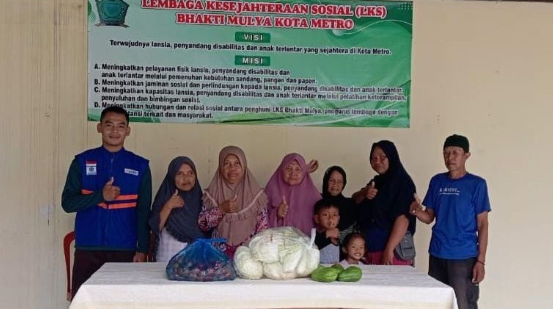 Penuhi Kebutuhan Pangan Santri dan Warga, DT Peduli Salurkan Bantuan Sayuran di Metro 