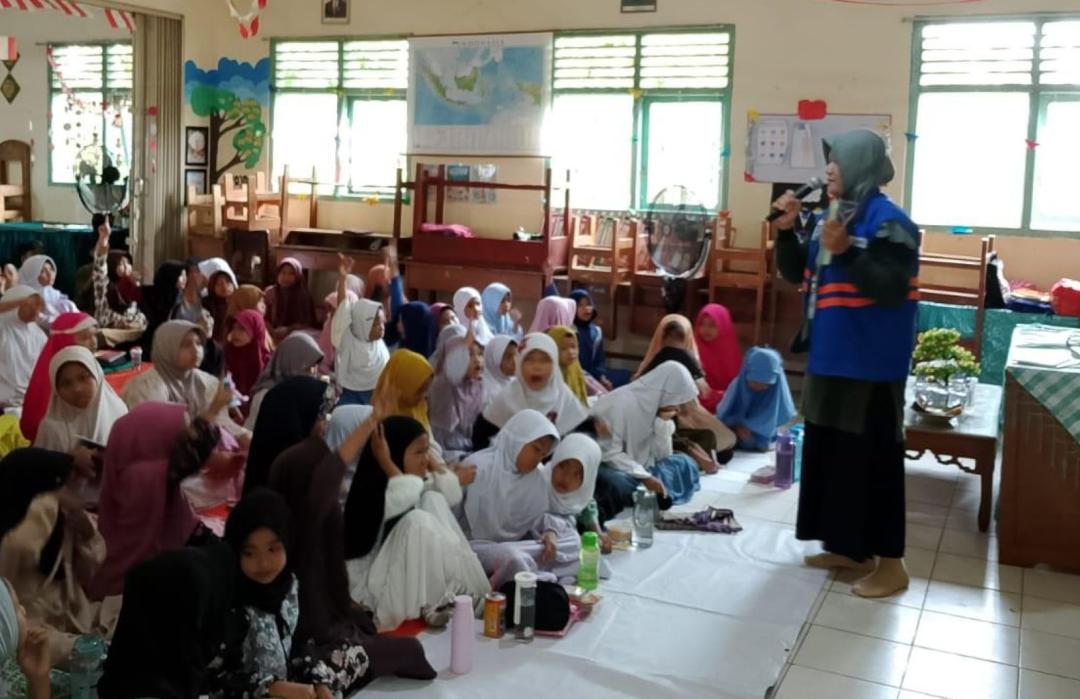 Meriah, Peringatan Maulid Nabi di SDN 6 Metro Timur Hadirkan Dongeng Islami dan Aksi Peduli 