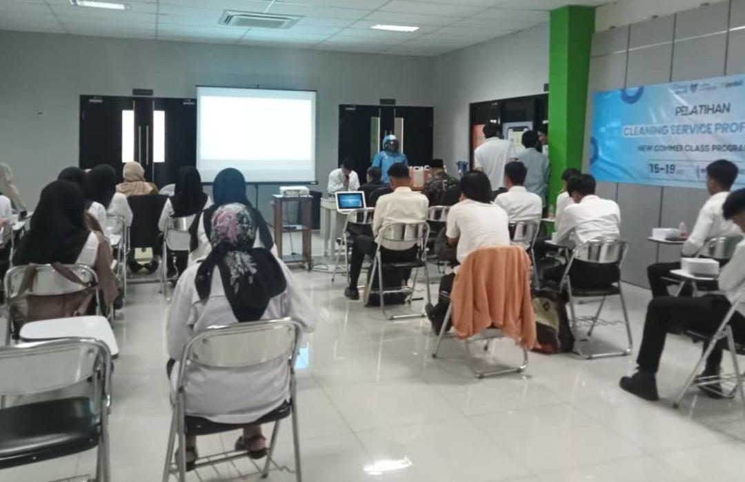 Dorong Peluang Kerja Pemuda, Cleansheet dan DT Peduli Gelar Pelatihan Cleaning Service Profesional 