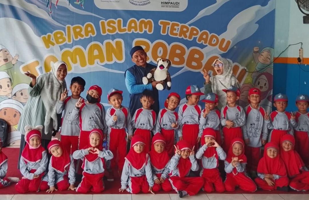 Ajarkan Akhlak Rasulullah, TK Robbani dan DT Peduli Peringati Maulid Nabi Bersama Si Mantul 