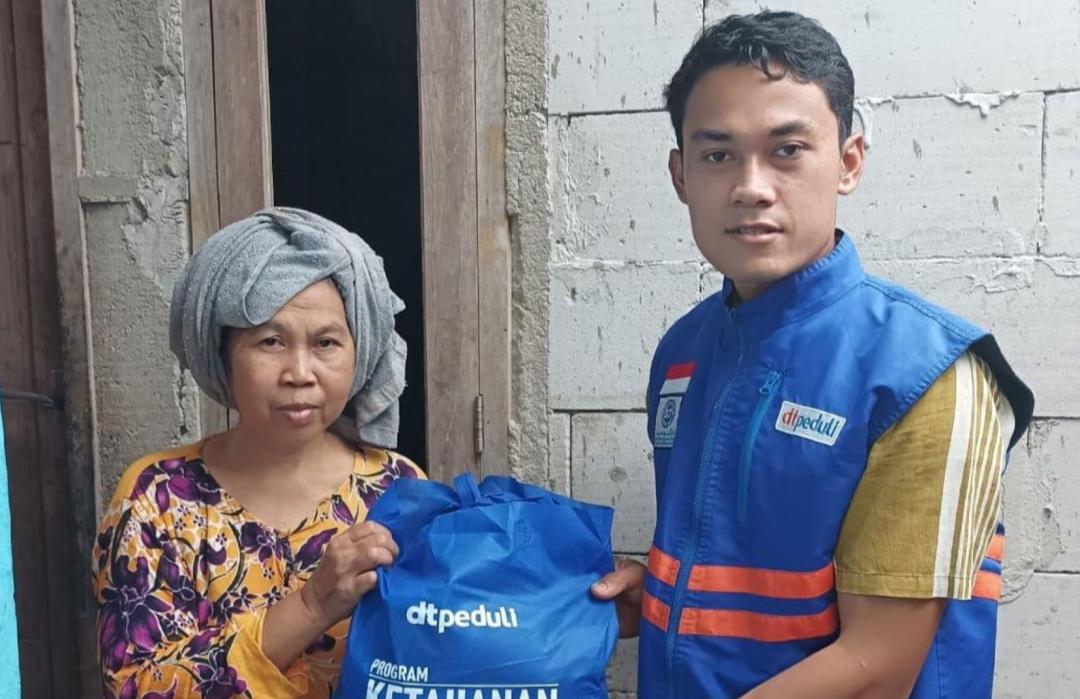 Hadapi Kenaikan Harga Pangan, DT Peduli Bogor Salurkan Bantuan untuk Warga Rumpin 