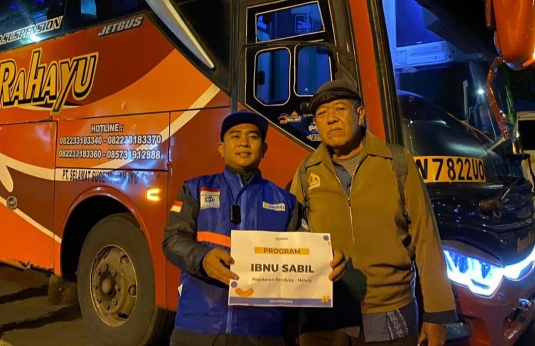 Program Ibnu Sabil, DT Peduli Salurkan Bantuan untuk Edy Pulang ke Malang 