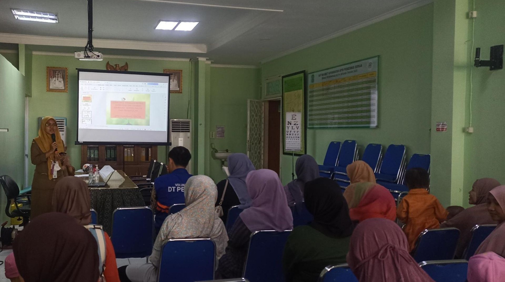 Cegah Stunting, DT Peduli Bekasi Beri Bantuan Gizi Lanjutan untuk Bayi dan Balita 