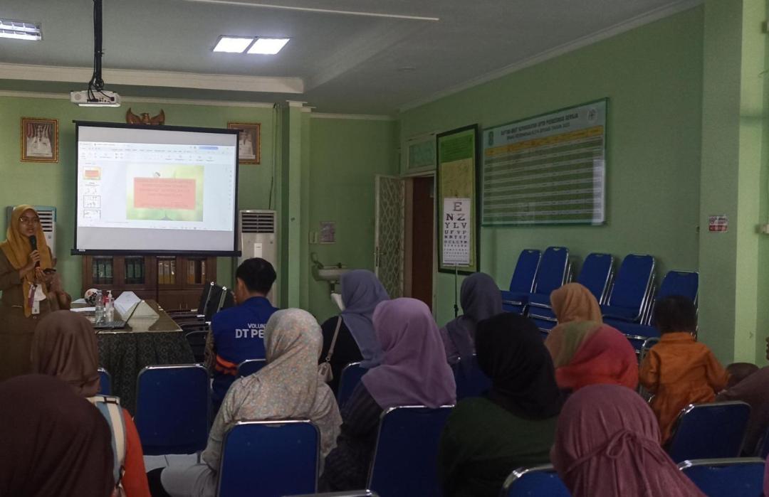 Cegah Stunting, DT Peduli Bekasi Beri Bantuan Gizi Lanjutan untuk Bayi dan Balita 