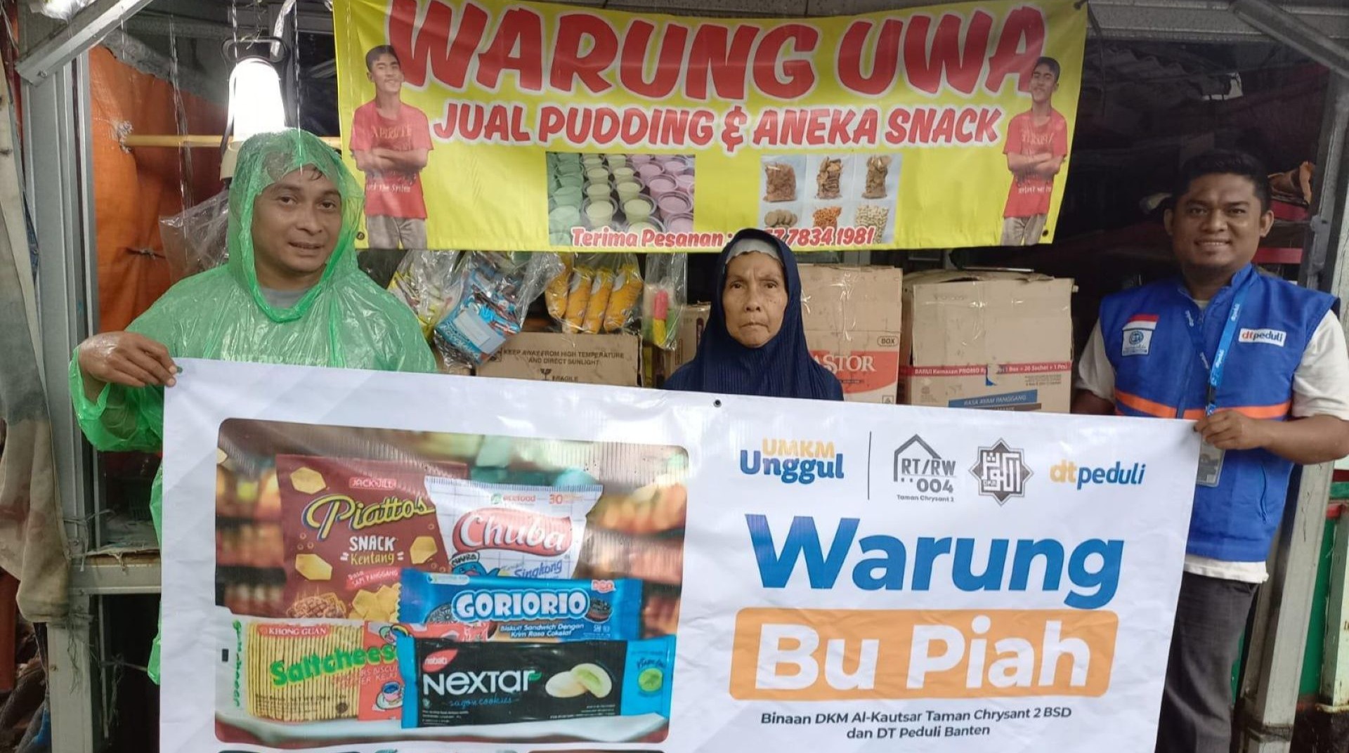 Dorong Kemandirian Ekonomi, DT Peduli dan Masjid Al Kautsar Beri Bantuan Usaha untuk Warung Uwa Piah 
