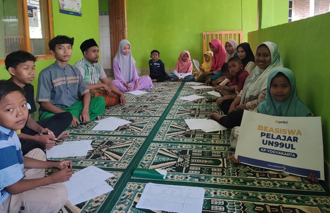 Dorong Prestasi dan Akhlak Siswa, DT Peduli Gelar Pendampingan Beasiswa di Kampung Unggul 