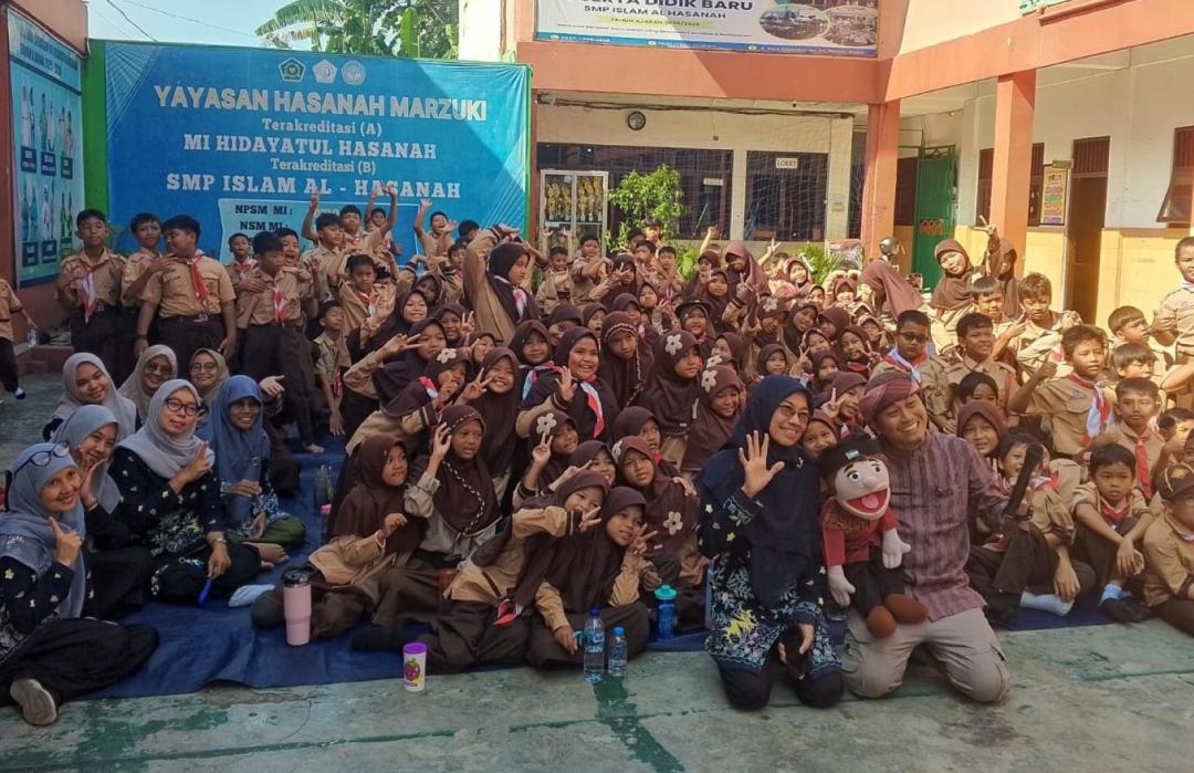 Peringati Maulid Nabi, MI Hidayatul Hasanah dan DT Peduli Ajak 100 Siswa Belajar Akhlak Rasulullah Saw. Lewat Dongeng 