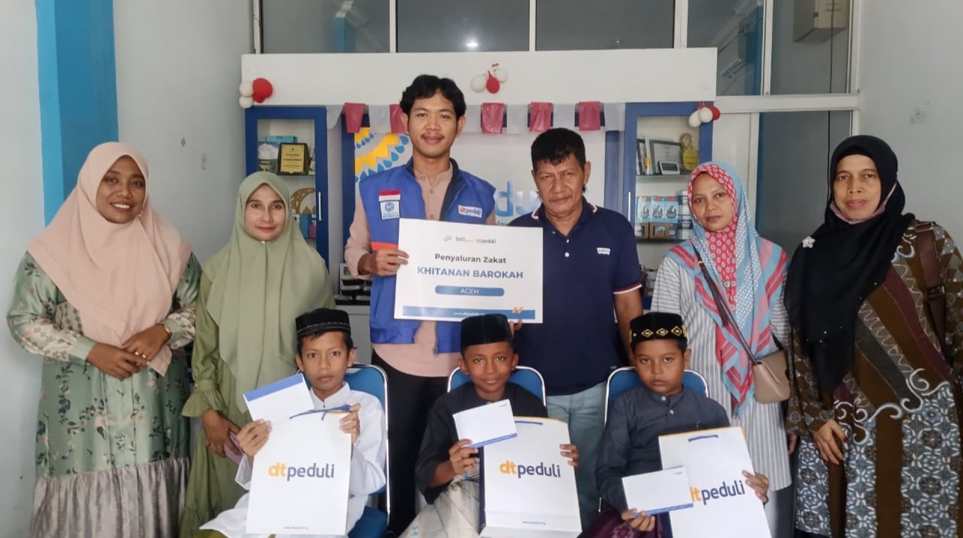 Menggelar Khitanan Barokah, Ikhtiar DT Peduli Aceh dan UPZ Bazis BTN Syariah Menebar Kebermanfaatan di Pilar Kesehatan