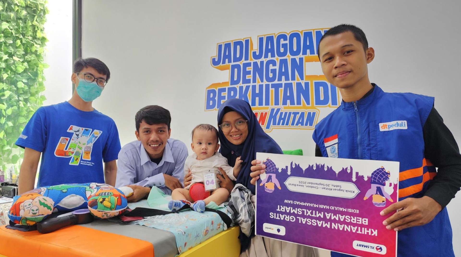 MT XLSmart dan DT Peduli Cirebon Menggelar Khitan Barokah Batch 2 bagi Anak Yatim dan Dhuafa di Cirebon