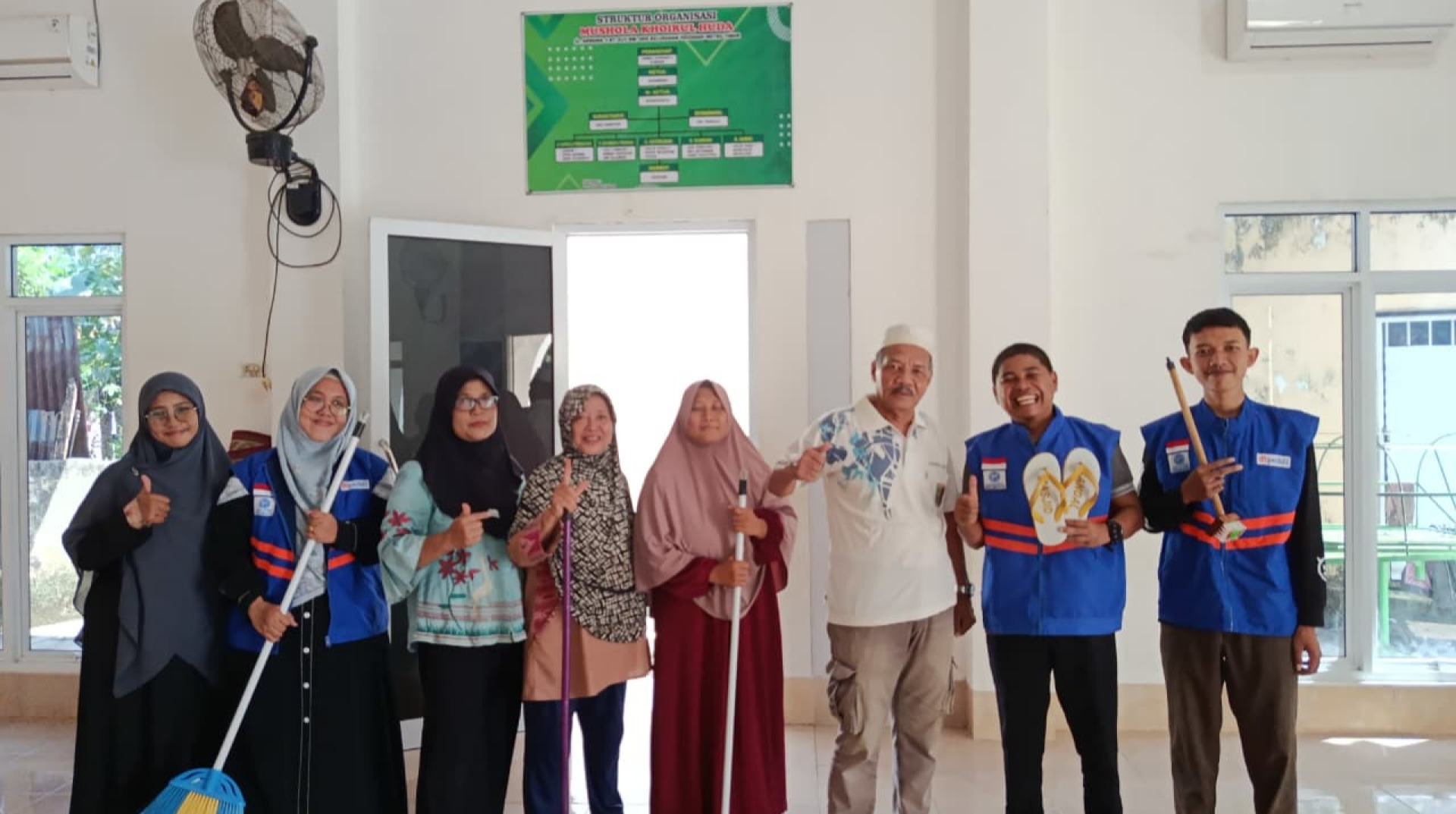 Lanjutkan Program Aku Cinta Masjid, DT Peduli Metro Gerakkan Santri dan Mahasiswa Jaga Kebersihan Masjid