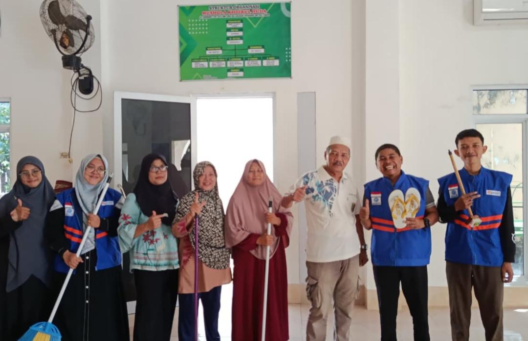 Lanjutkan Program Aku Cinta Masjid, DT Peduli Metro Gerakkan Santri dan Mahasiswa Jaga Kebersihan Masjid