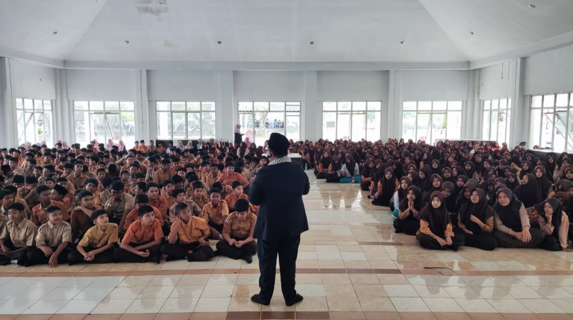 DT Peduli Aceh Kembali Menggelar Kajian Motivasi dan Berkisah Palestina di MTsN 4 Banda Aceh