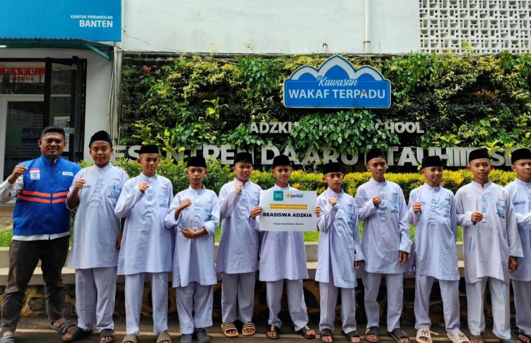 Dukung Generasi Qurani, DT Peduli Banten dan LQBI Salurkan Beasiswa untuk Santri Adzkia Islamic School 