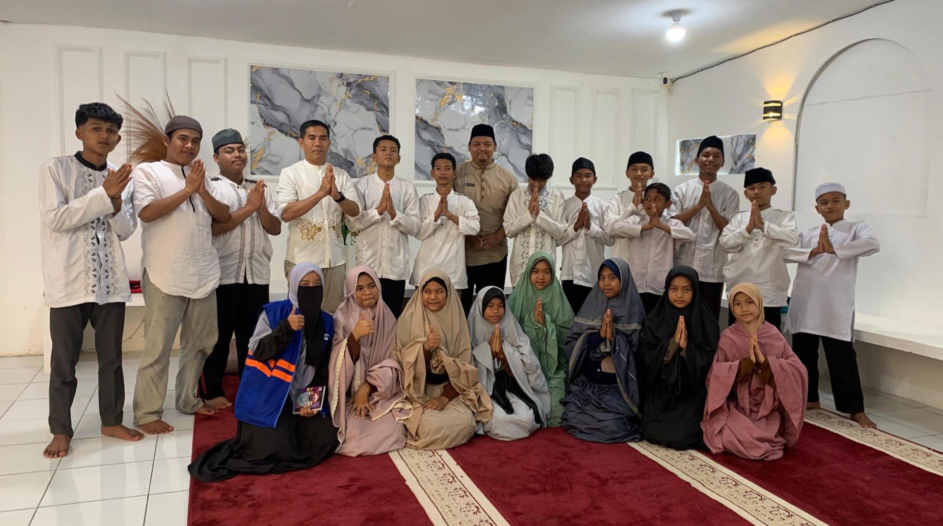 Kapolda Sumatera Barat dan DT Peduli Sumatera Barat Menggelar Santunan untuk Anak Yatim di Kota Padang