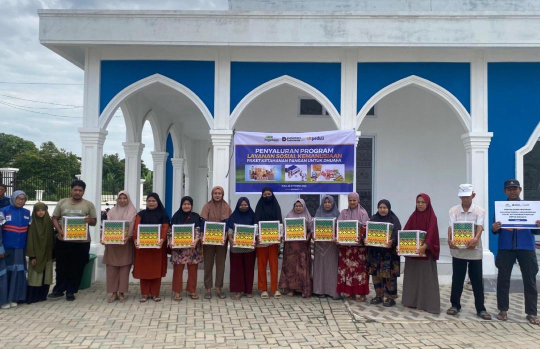 Pegadaian Kanwil II Pekanbaru dan DT Peduli Riau Salurkan Bantuan Paket Ketahanan Pangan untuk Dhuafa di Pekanbaru