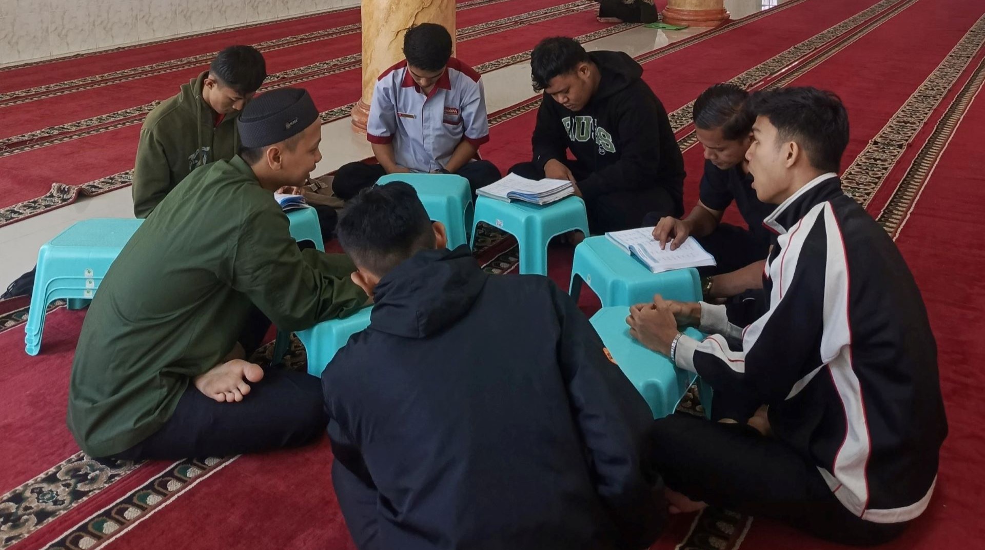 Perkuat Budaya Kerja Qurani, DT Peduli Sumbar dan Budiman Peduli Gelar Tahsin Rutin Karyawan Budiman Swalayan 